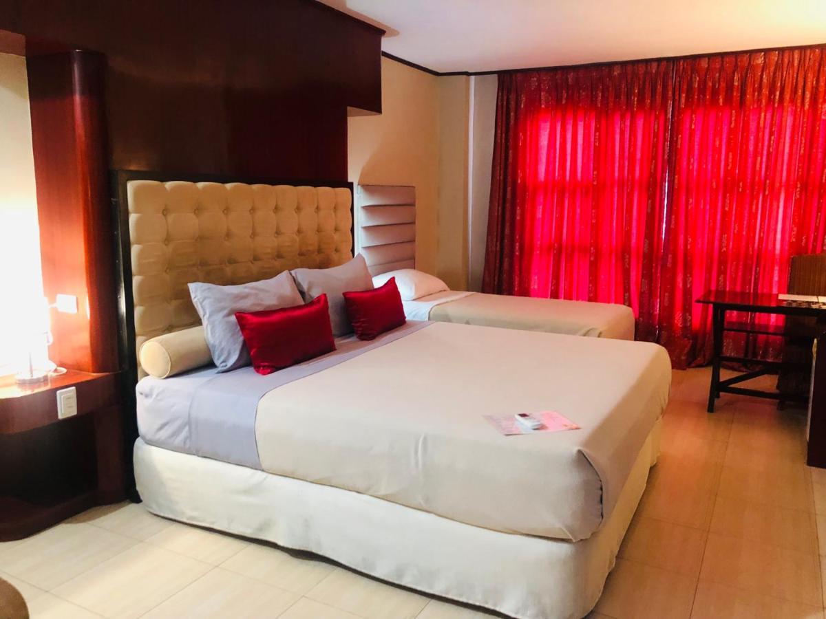 Cebu Dulcinea Hotel And Suites-Mactan Airport Hotel Lapu-Lapu City Kültér fotó