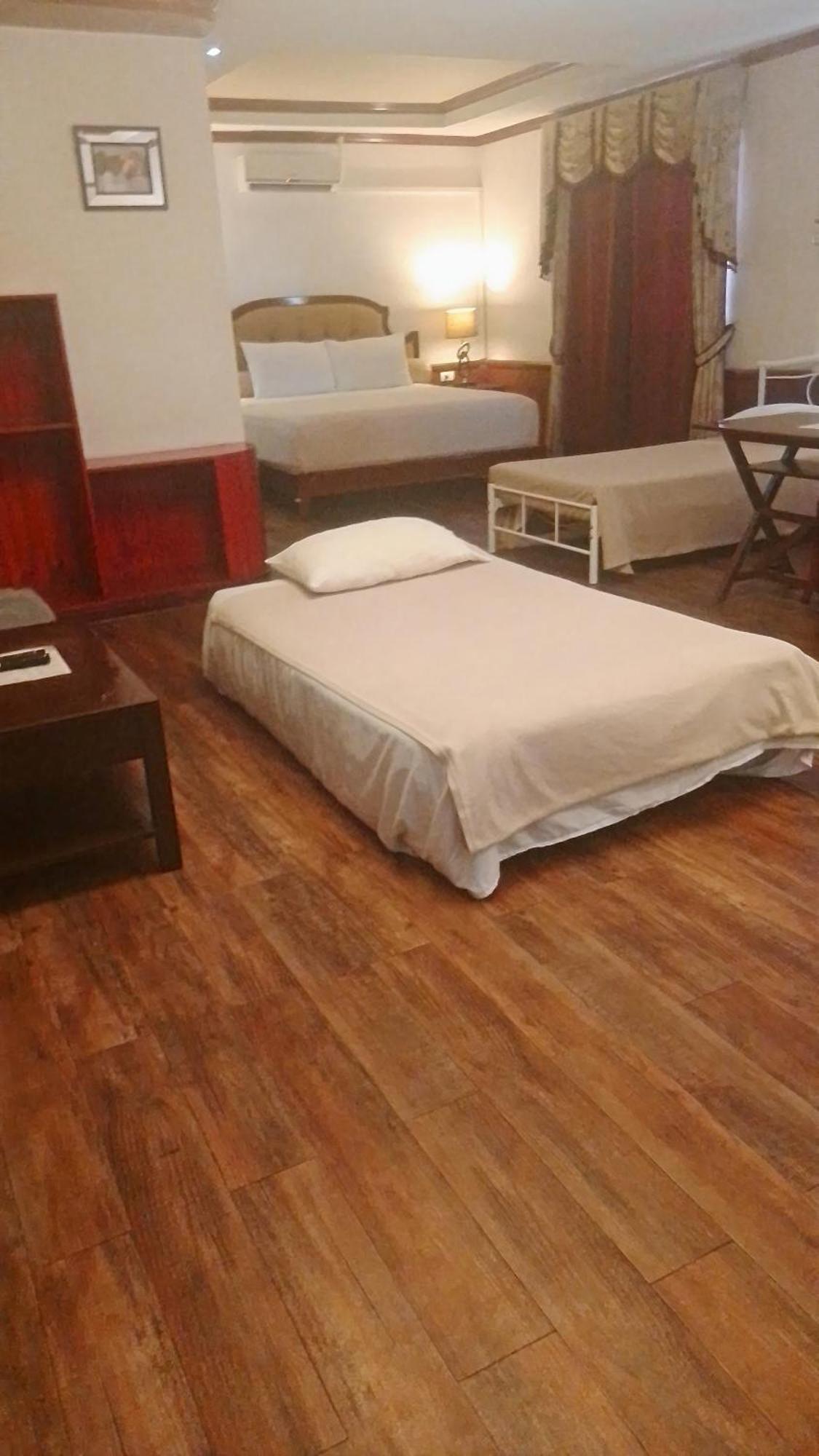 Cebu Dulcinea Hotel And Suites-Mactan Airport Hotel Lapu-Lapu City Kültér fotó